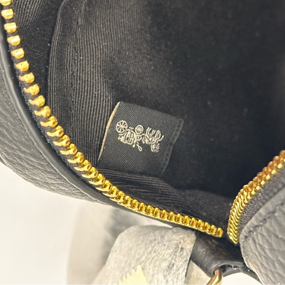 COACH NWT Mini Camera Bag in Refined Pebble Leather - Picture 2 of 9